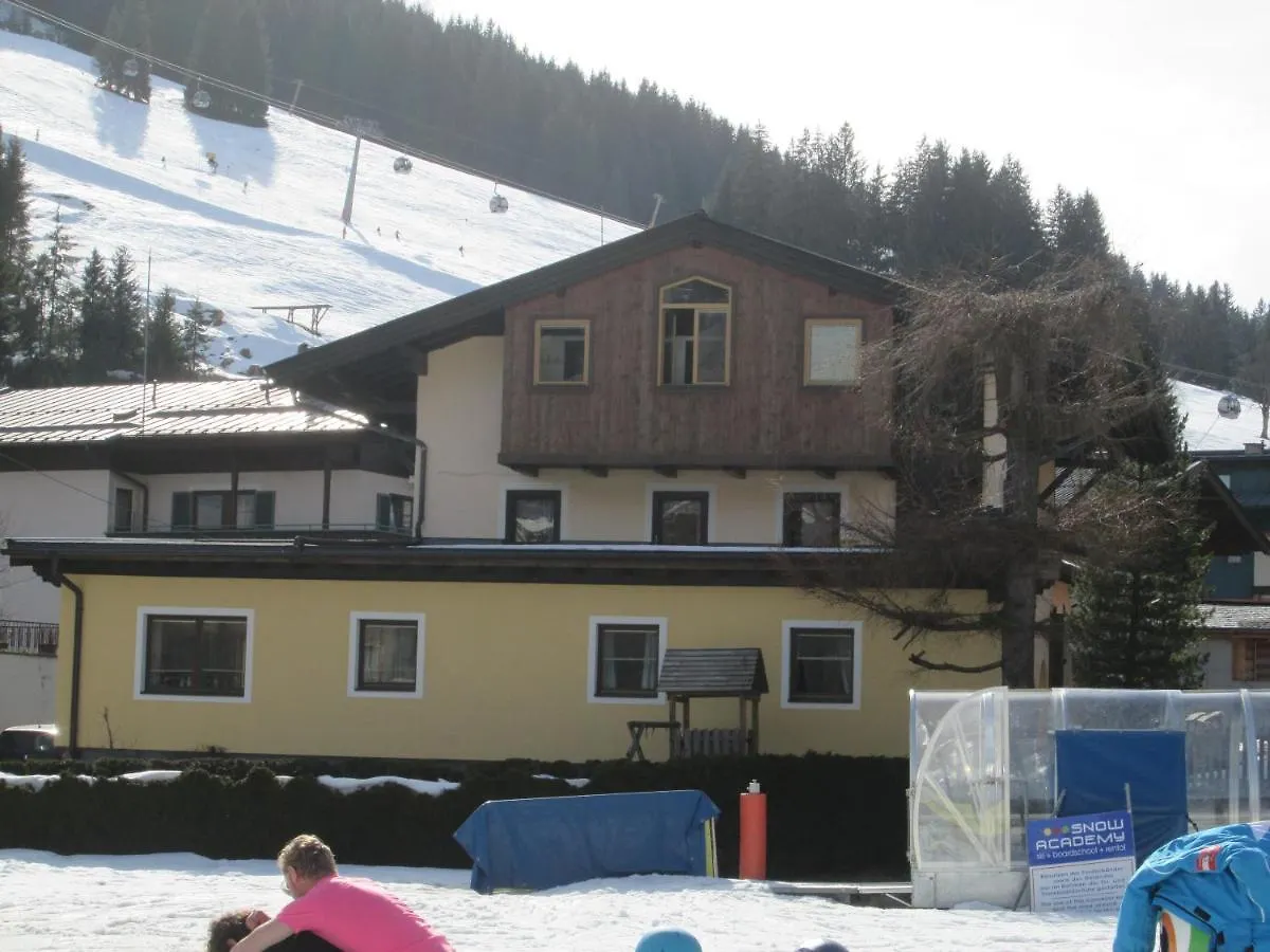 Bed & Breakfast Pension Kohlbrundl Saalbach-Hinterglemm